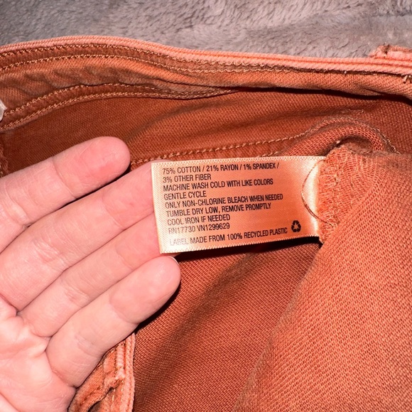 High Rise Flared Pants - Picture 5 of 8